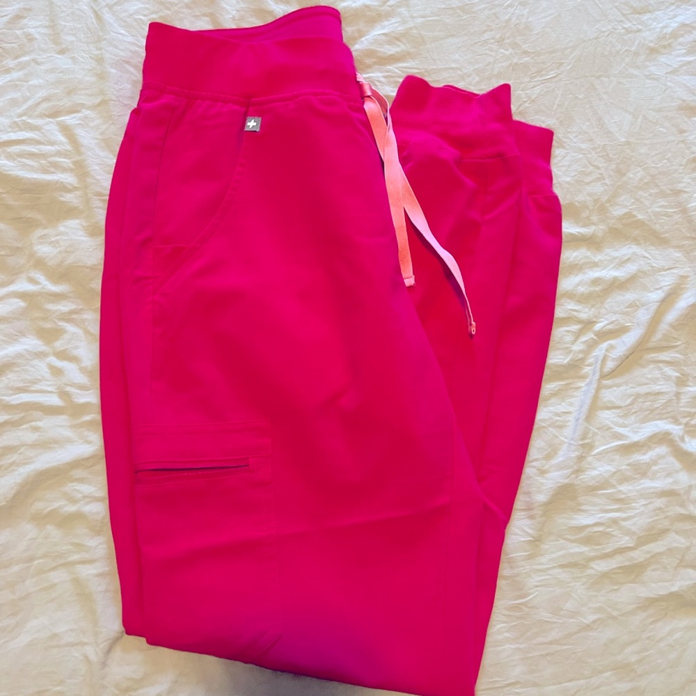 XS-hot pink Zamora FIGS scrub bottoms- used